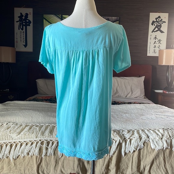 Embroidered Designs short sleeve floral blouse - Picture 3 of 10